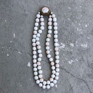 Vintage  white  facet necklace